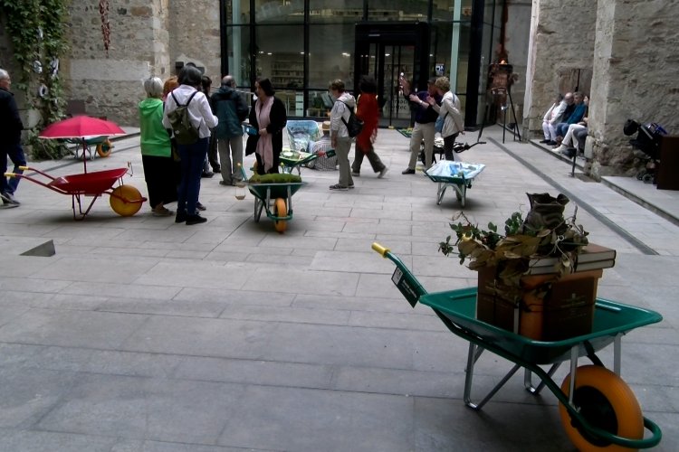 Els Carretons Destamariu Sexposen A La Biblioteca De Sant Agust