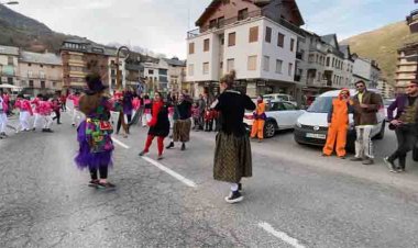 EL CARNAVAL DE SORT HA COMPTAT AMB UN GRAN SEGUIMENT ENTRE ELS VEÏNS I VEÏNES