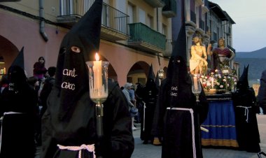 LA PROCESSÓ DE DIVENDRES SANT TORNA A LA SEU D’URGELL