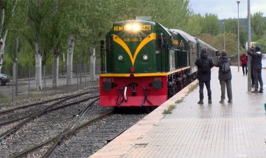 140 PERSONES HAN ESTRENAT LA TEMPORADA DEL TREN DELS LLACS