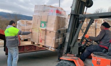 LA CAMPANYA DE RECOLLIDA DE ROBA PER A UCRAÏNA INICIADA A LLÍVA DESBORDA LES PREVISIONS