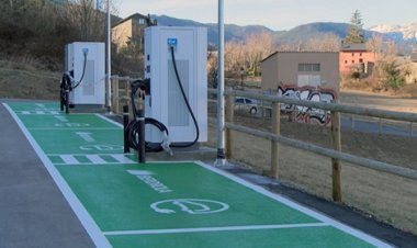 DAS INSTAL·LA 5 CARREGADORS DE VEHICLES ELÈCTRICS