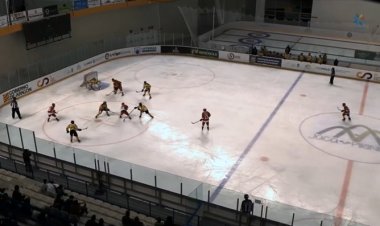 TORNA L'HOQUEI GEL A LA PISTA CERDANA