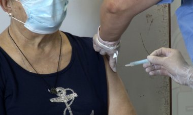 VACUNACIÓ MASSIVA DE LA TERCERA DOSIS A OLIANA