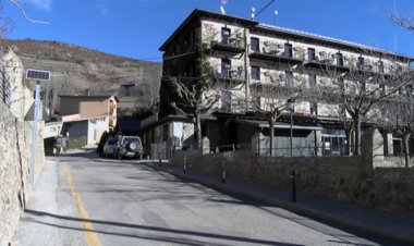 CERDANYA ESTUDIA INSTAL·LAR PLAQUES EN 51 EDIFICIS