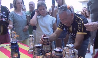 UNA CINQUANTENA DE VOLUNTARIS PORTEN LA FLAMA DEL CANIGÓ A TOTA CERDANYA