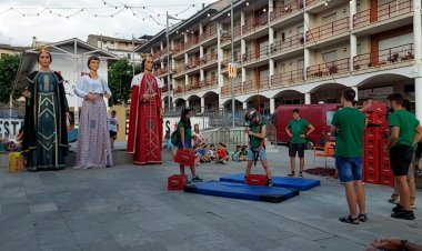 LA COLLA DE GEGANTERS I GRALLERS D’OLIANA CELEBRA EL TRENTÈ ANIVERSARI