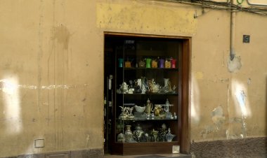 COMPROMÍS DENUNCIA BRUTÍCIA, LOCALS TANCATS I OCUPACIONS AL CENTRE HISTÒRIC DE LA SEU