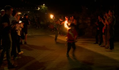 ERILL LA VALL TORNA A VIURE UNA BAIXADA DE FALLES AMB PLENA NORMALITAT