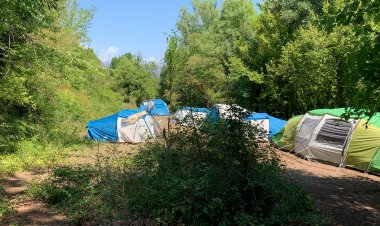 EL GRUP DEL CAMPAMENT D’ARAMUNT PASSARÀ UNA SEGONA NIT AL POLIESPORTIU DE LA POBLA DE SEGUR