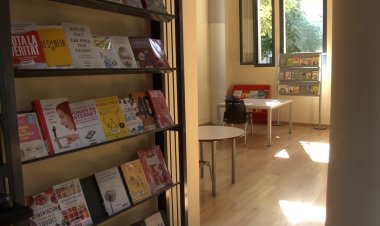 LES BIBLIOTEQUES DE TREMP I SORT TANQUEN PER VACANCES