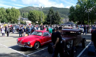EL PINE PEAKS REUNEIX UNA SETANTENA DE VEHICLES AMERICANS A LA SEU D’URGELL
