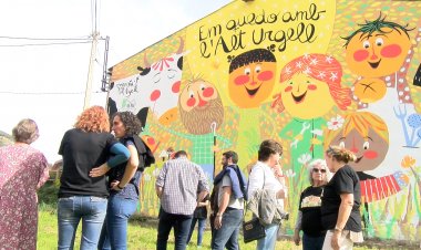 UN MURAL A ADRALL REIVINDICA PRODUCTES I SERVEIS DE L’ALT URGELL