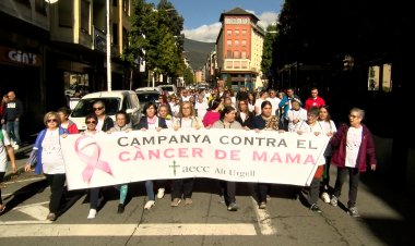 UN CENTENAR DE PERSONES CAMINEN CONTRA EL CÀNCER A LA SEU D’URGELL