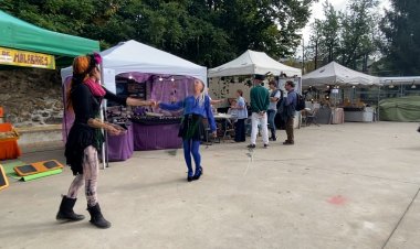 LES VALLS D’ÀNEU HAN CELEBRAT LA PRIMERA FIRA DE BRUIXERIA ÀNEU MÀGICA