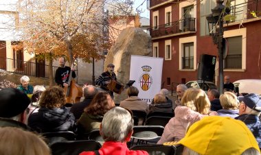 UN CENTENAR DE PERSONES COMMEMOREN EL TRACTAT DELS PIRINEUS