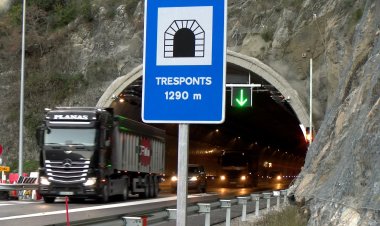 EL TÚNEL DE TRESPONTS REOBRE AMB RESTRICCIONS PER ALS CAMIONS