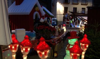 LLAVORSÍ DONA LA BENVINGUDA AL NADAL AMB UN MERCAT AL CENTRE DEL POBLE