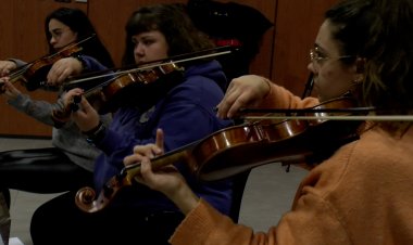 UNA DESENA DE JOVES D’OLIANA, PERAMOLA I BASSELLA CREEN EL GRUP DE NADALES QUINS NOTES