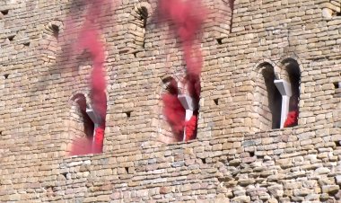 EL CASTELL DE LLORDÀ HA ESTAT ENGUANY UN DELS PUNTS D’ENCESA DE FUMS PELS DRETS HUMANS