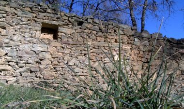 ELS EXPERTS DEMANEN ESTUDIAR LES RUÏNES DE SANTA MARIA DE COSTOJA