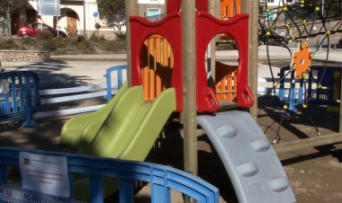 PLANTAT D’ARBRES PER FER OMBRA I NOU EQUIPAMENT INFANTIL AL PARC BOIXAREU DE LA POBLA