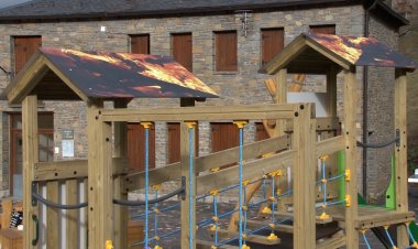 LA VALL DE BOÍ RENOVA ELS DIFERENTS PARCS INFANTILS I ELS TEMATITZA