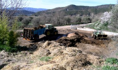 CONVERSES AL TROS PER CONÈIXER ELS CULTIUS EXPERIMENTALS AL JUSSÀ