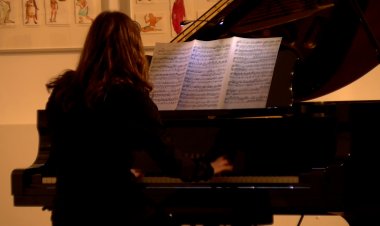 LA PIANISTA ÍNGRID CUSIDO I L’ORQUESTRA CADÍ COMPARTIRAN ESCENARI A LA SEU D’URGELL