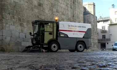LA MÀQUINA DE MIDA REDUÏDA PERMETRÀ MILLORAR LA NETEJA A LA SEU D’URGELL I CASTELLCIUTAT
