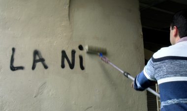 COMPROMÍS X LA SEU NETEJA PINTADES PER REIVINDICAR MILLORES EN LA VIA PÚBLICA