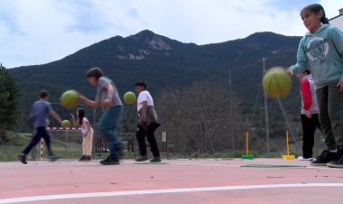 L’ALUMNAT DE TUIXENT COMENÇA UN PROGRAMA ESPORTIU PER CONÈIXER DIFERENTS DISCIPLINES