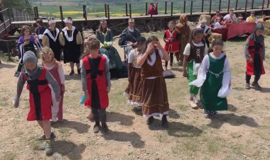 LLÍVIA ES PREPARA PER A LA 10a FESTA DEL CASTELL