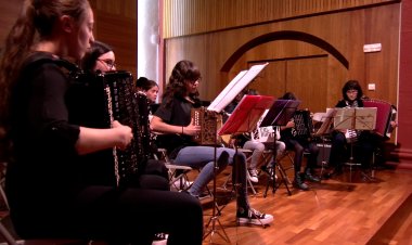 LA TROBADA D’ACORDIONS REUNEIX APRENENTS I PROFESSIONALS DE L’INSTRUMENT