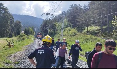 UN TREN AVARIAT DEIXA 80 PASSATGERS A 1KM DE L'ESTACIÓ DE LA MOLINA