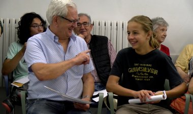 GENT GRAN I JOVENT ES CONEIXEN EN PERSONA A L’ACTE FINAL DEL PROJECTE ‘ENS ESCRIVIM’