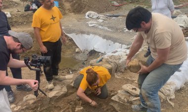APAREIXEN NOUS FRAGMENTS D'ESCULTURA AL FÒRUM ROMÀ DE LLÍVIA