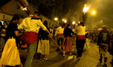 EL FOC DE LES FALLES TORNA A IL·LUMINAR EL PIRINEU