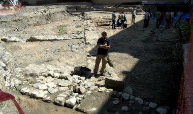 UNA TORRE AL JACIMENT DEL PATI DE LES MONGES APORTARIA NOVES DADES SOBRE LA SEU BAIX MEDIEVAL