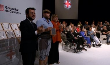 LA GENERALITAT ENTREGA ALS RAIERS DE COLL DE NARGÓ LA CREU DE SANT JORDI