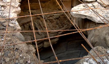 OBRES AL CARRER MAJOR D’OLIANA DESCOBREIXEN ANTIGUES CONSTRUCCIONS PER GUARDAR OLI