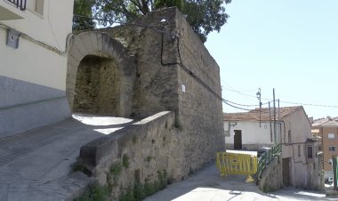EN MARXA LES OBRES PER RESTAURAR LA MURALLA MEDIEVAL D’OLIANA