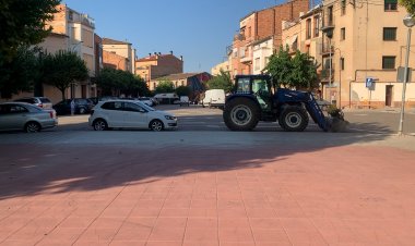 TREMP AMPLIA LA SUPERFÍCIE DE LA PLAÇA CAPDEVILA AMB L’ELIMINACIÓ DEL SORRAL DE L’ANTIGA BÀSCULA