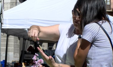 UNA TRENTENA DE COMERÇOS DE LA SEU D’URGELL PARTICIPEN EN L’ACCIÓ ‘BOTIGUES AL CARRER’