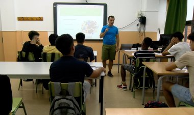 TRETZE ALUMNES COMENCEN EL NOU CICLE DE GRAU MITJÀ A OLIANA