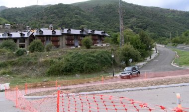 CONSTRUEIXEN UNA ROTONDA PER MILLORAR LA SEGURETAT DE L’ACCÉS A ESPUI