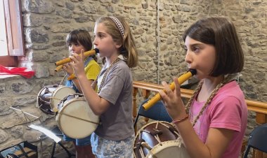 L'ESCOLA FOLK DEL PIRINEU ARRENCA UN NOU CURS AMB MÉS DE 200 ALUMNES