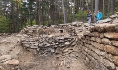 SURTEN A LA LLUM RESTES DE L'ESGLÉSIA DEL DESAPAREGUT POBLAT DE SEGREMORTA