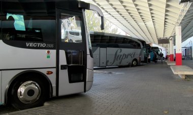 LA LÍNIA ENTRE LA SEU – BARCELONA ES REFORÇA PER EVITAR QUE NINGÚ ES QUEDI A TERRA