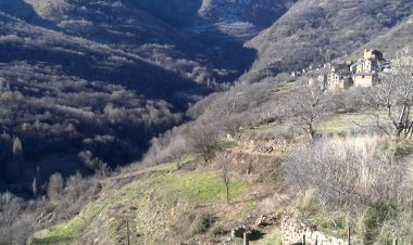 TROBEN UN CADÀVER EN UN TOTTERRENY ESTIMBAT EN UN BARRANC DE LA VALL D’ÀSSUA